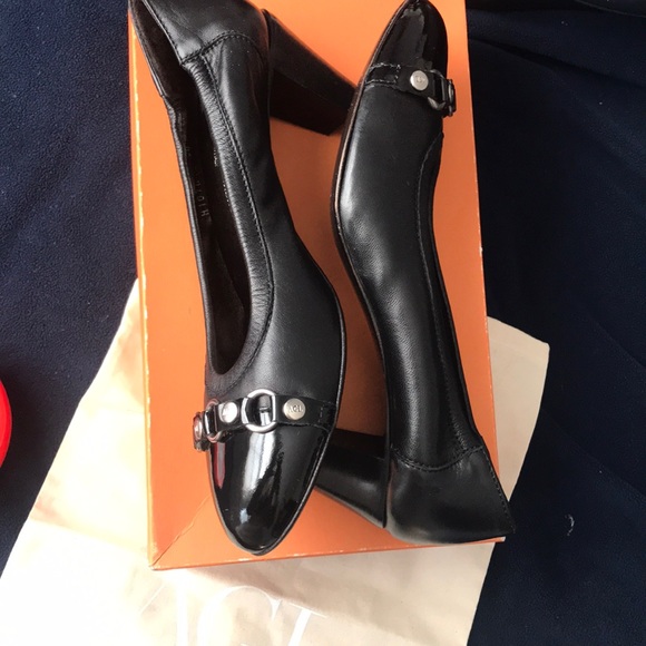 AGL pumps - black with silver buckle toe detail - Picture 7 of 8